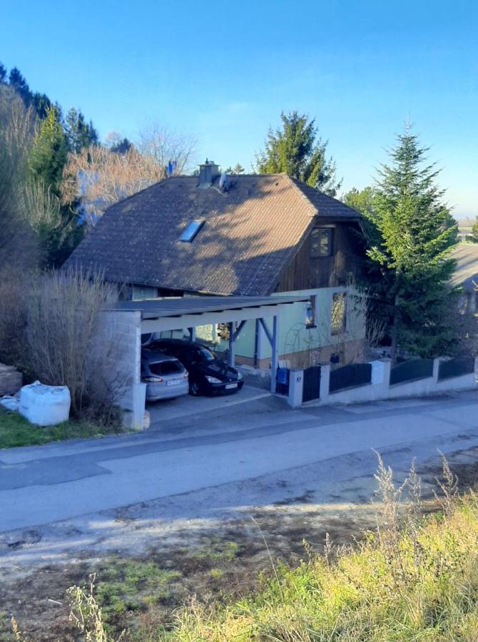 B&B Family Basement Apartment, Breakfast, Free Parking, 5Km From Tulln Chorherrn エクステリア 写真