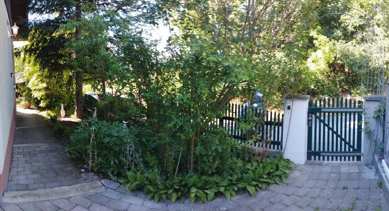 B&B Family Basement Apartment, Breakfast, Free Parking, 5Km From Tulln Chorherrn エクステリア 写真