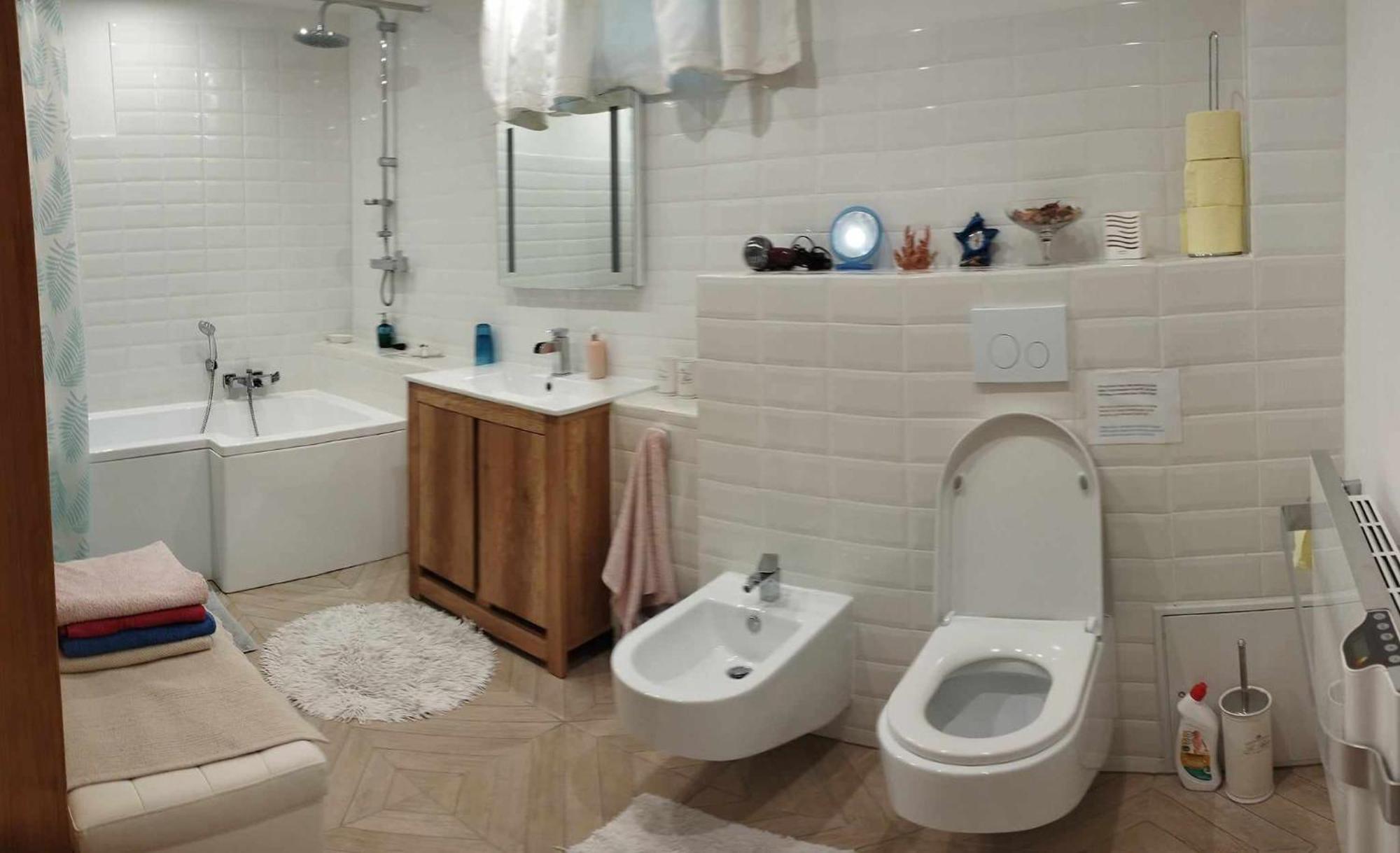 B&B Family Basement Apartment, Breakfast, Free Parking, 5Km From Tulln Chorherrn エクステリア 写真