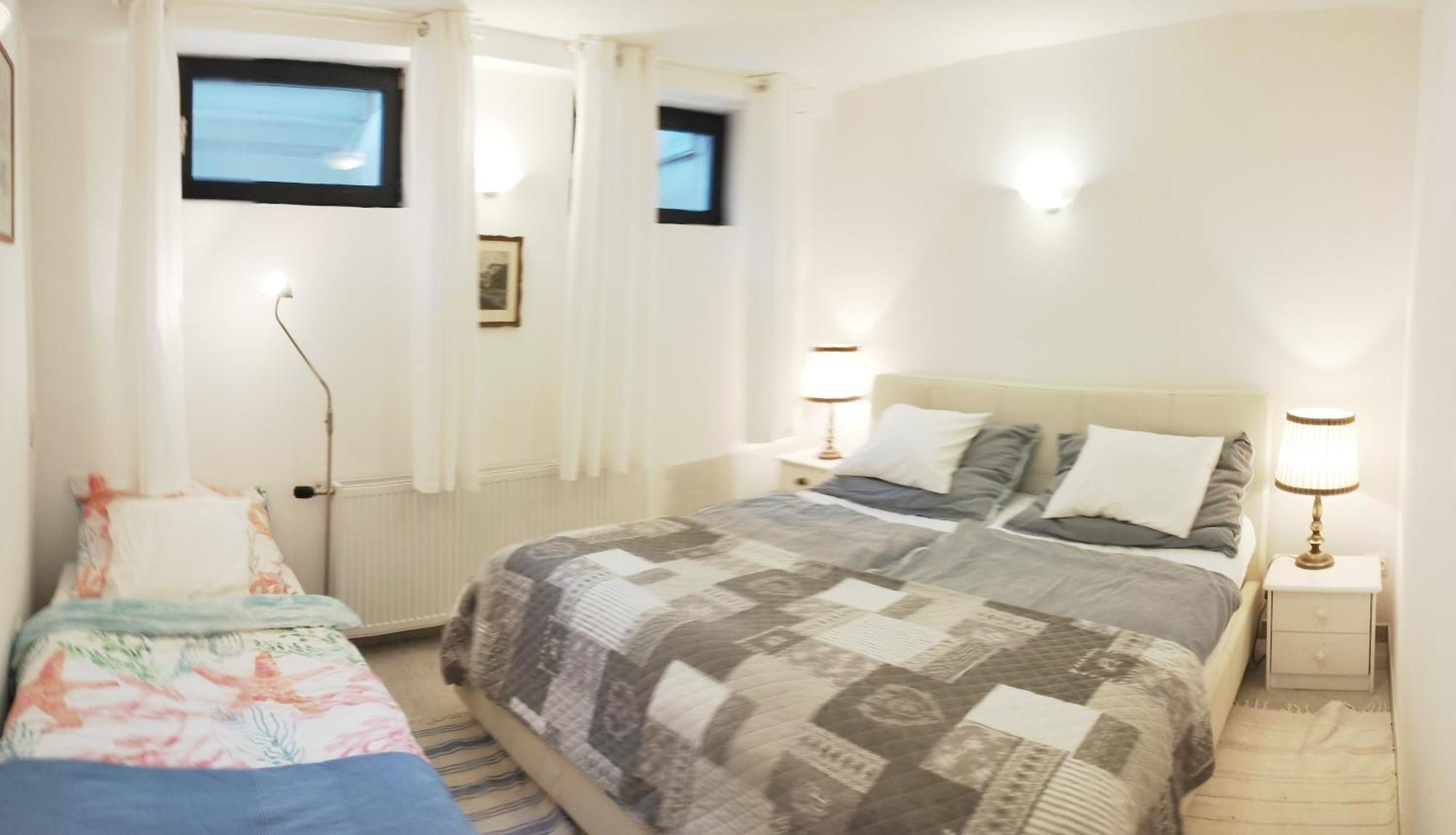 B&B Family Basement Apartment, Breakfast, Free Parking, 5Km From Tulln Chorherrn エクステリア 写真