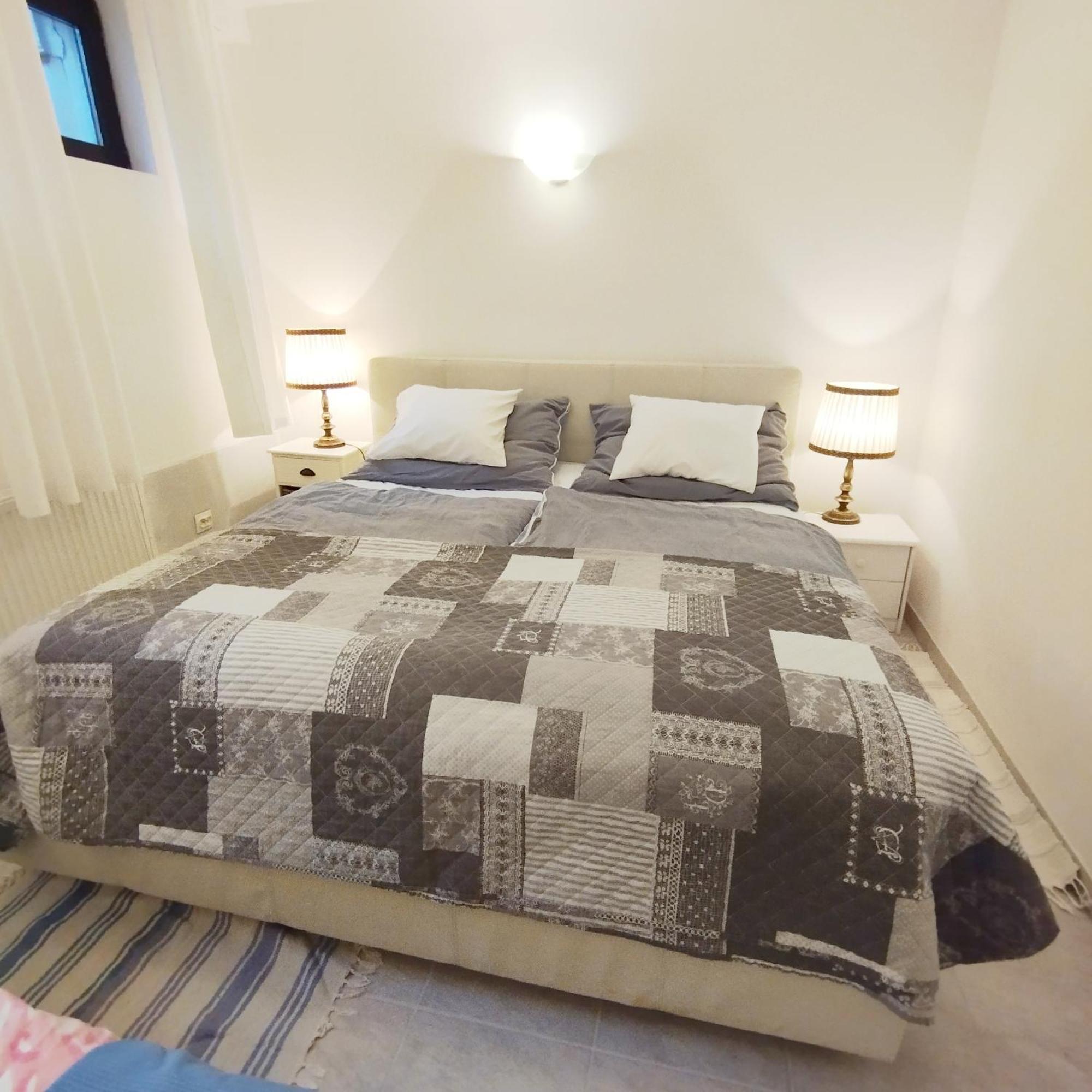 B&B Family Basement Apartment, Breakfast, Free Parking, 5Km From Tulln Chorherrn エクステリア 写真